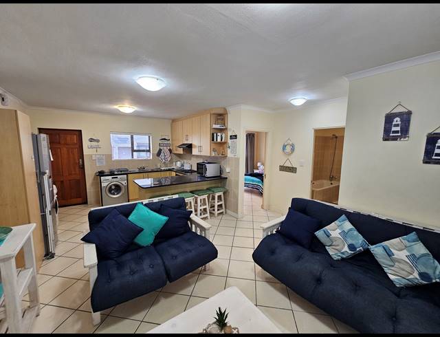 2 BEDROOM APARTMENT FOR SALE IN HARTENBOS CENTRAL